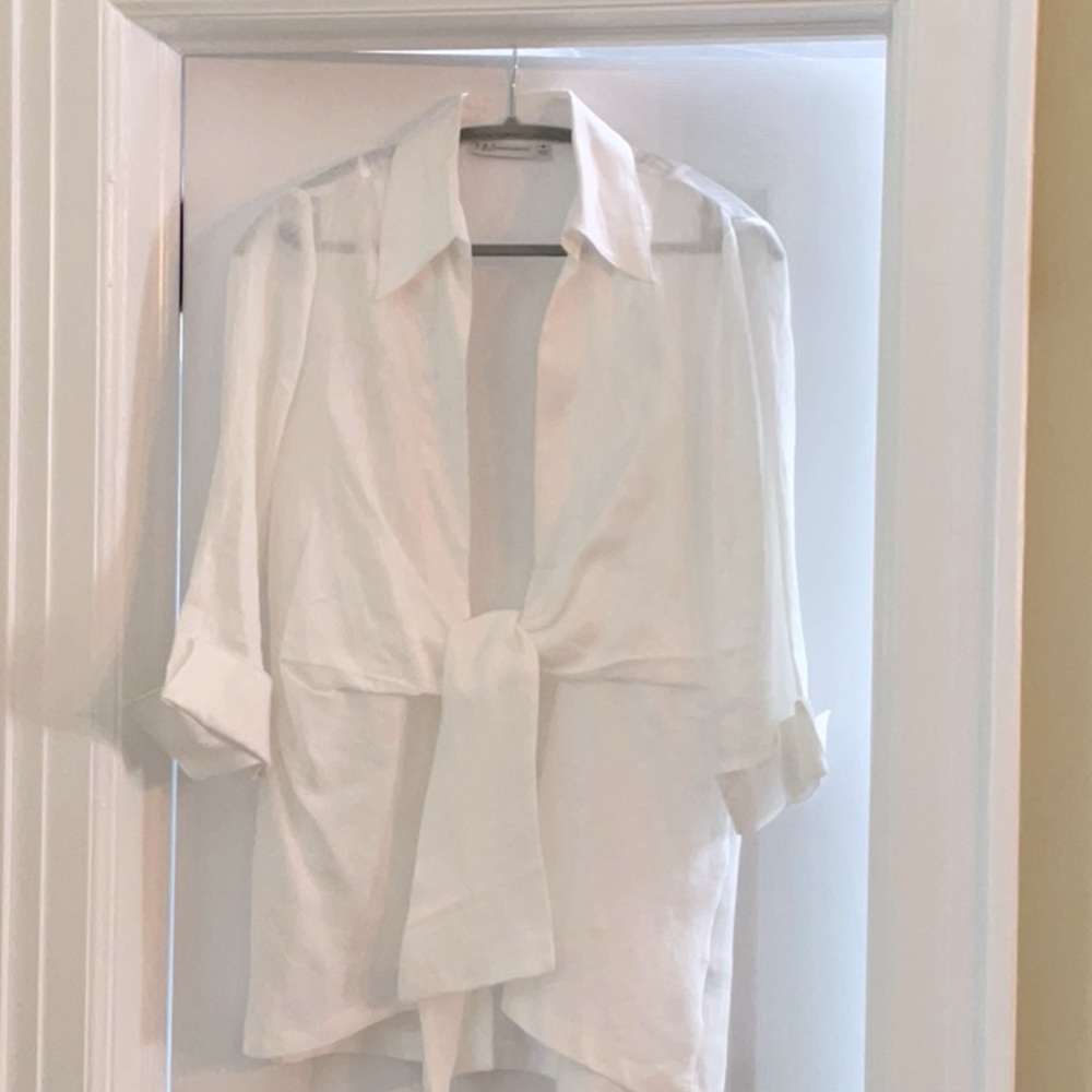 NEIMAN MARCUSBeautiful 100% linen jacket top in White Size M NEW Condition